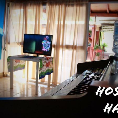 Hostel Haus Puerto Iguazu Bagian luar foto