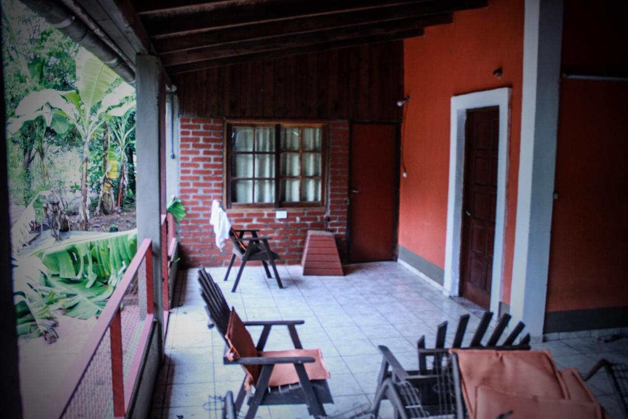 Hostel Haus Puerto Iguazu Bagian luar foto