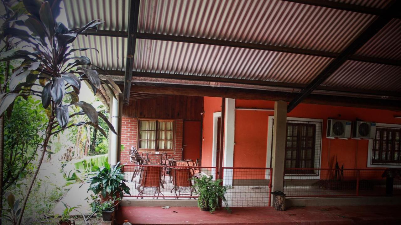 Hostel Haus Puerto Iguazu Bagian luar foto