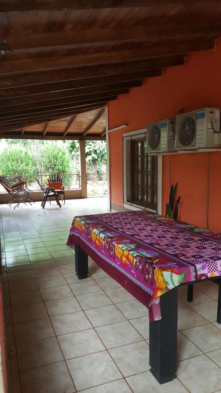 Hostel Haus Puerto Iguazu Bagian luar foto