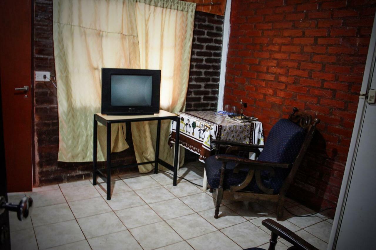 Hostel Haus Puerto Iguazu Bagian luar foto